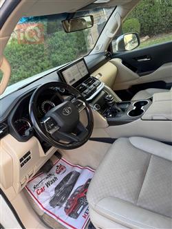 تۆیۆتا لاند کروزەر